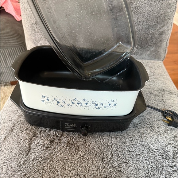 Vintage Floral Slow Cooker - Black and White - Picture 2 of 3